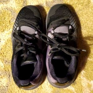 Nike Kyrie, boys 13.5